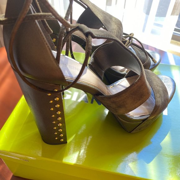 Gianni Bini Addi Platform Heels - Picture 4 of 5